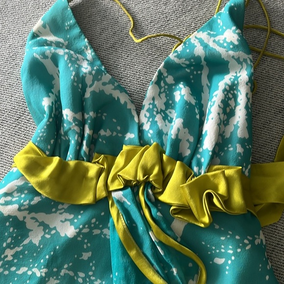 Beautiful Custom Made Halter Mini Dress. XS - Picture 5 of 8